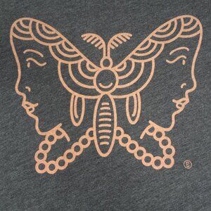 CHOKE MOTH BUTTERFLY MAKING WOMANS FACE - MEDIUM GRAY T-SHIRT K314
